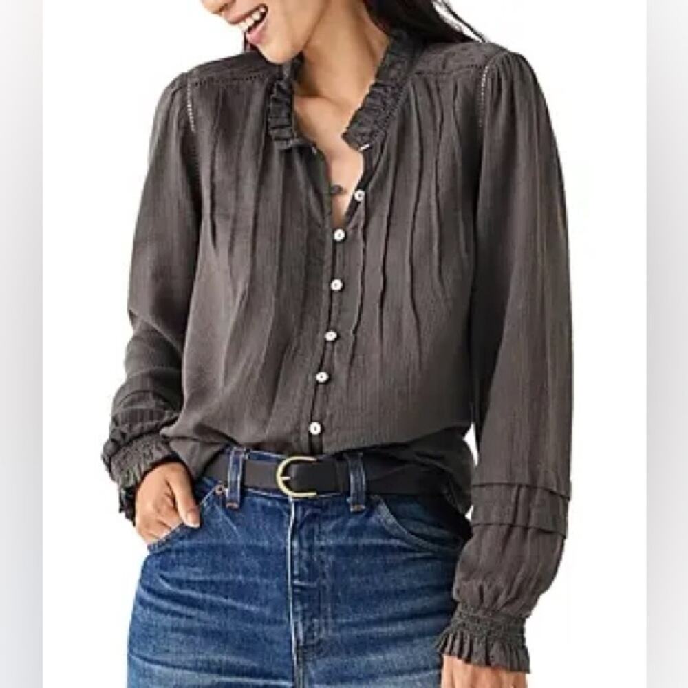 Faherty Willa Organic Cotton Ruffled Pintucked Blouse in Faded Black - Small